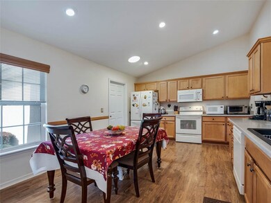 LARGE and SPACIOUS kitchen with recess lighting an