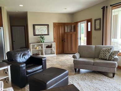 17661 Eagle Ave, Clear Lake, IA 50428 - photo 3