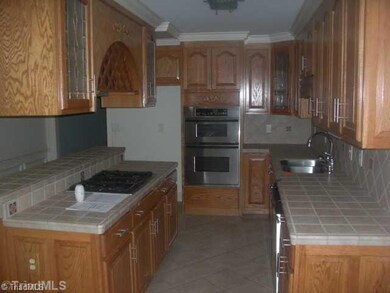 994 Circle b Dr, Asheboro, NC 27205 - photo 4