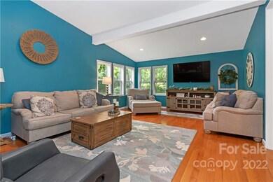 407 Hillcrest Cir unit L04, Hendersonville, NC 28792 - photo 6