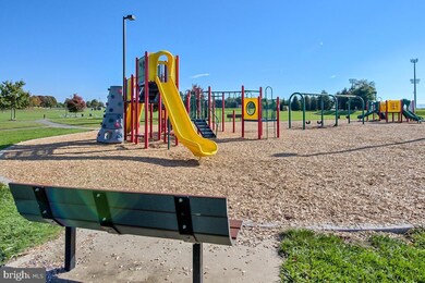 4839 Hiteshow Dr unit 304, Frederick, MD 21703 - photo 2