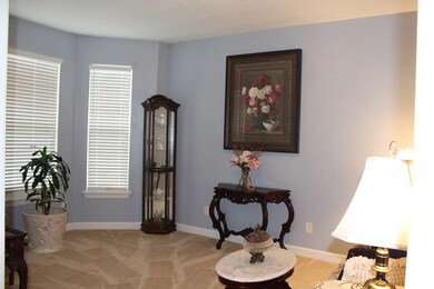 AugustaRealEstateNow372BarnsleyLivingRm