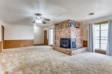 1101 Hillside Dr, Gainesville, TX 76240 - photo 5