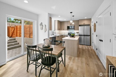 2923 39th Ave SW, Seattle, WA 98116 - photo 7