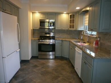 338 Caswell Ave, Staten Island, NY 10314 - photo 5