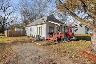 818 3rd St, Osawatomie, KS 66064 - photo 4