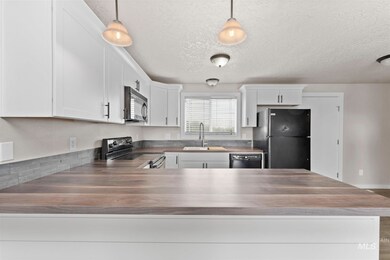 609 E Selway Dr, Homedale, ID 83628 - photo 7