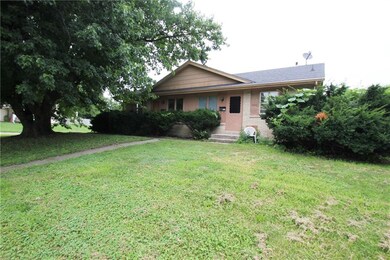 4721 Aurora Ave, Des Moines, IA 50310 - photo 2