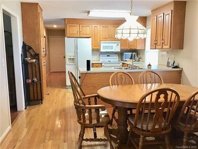 239 Meadow Oaks Dr, Statesville, NC 28625 - photo 2