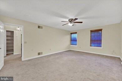 302 Lamp Post Ln, Hershey, PA 17033 - photo 7