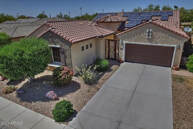 6720 W Desert Blossom Way-large-055-039-