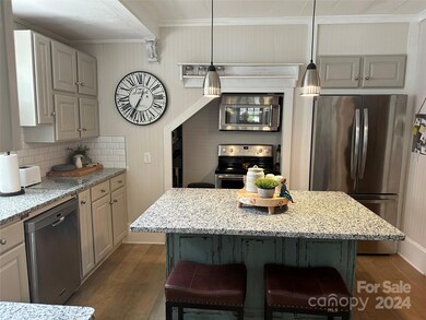 235 N Race St, Statesville, NC 28677 - photo 6