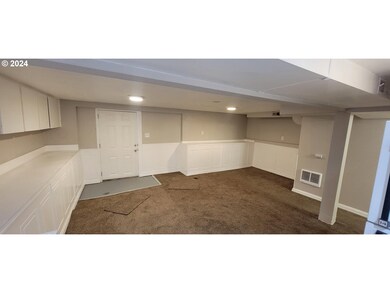 805 Case St, the Dalles, OR 97058 - photo 3