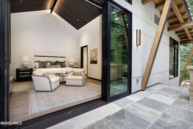 2507_366_forest_rd_interior_primary_b