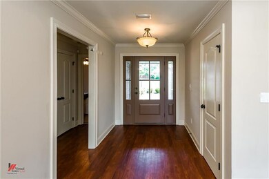 Foyer w/Coat Closet
