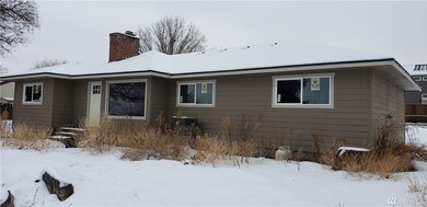 1002 N Colorado Ave, East Wenatchee, WA 98802 - photo 3