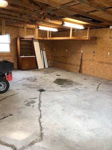 2676 E Maple Dr, Bluffton, IN 46714 - photo 6