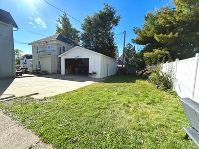 9 S 4th St, Marshalltown, IA 50158 - photo 3