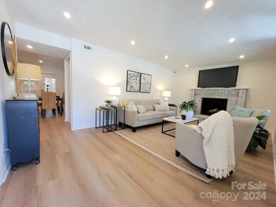 151 Atwood Dr, Hendersonville, NC 28792 - photo 3