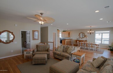 59 E 1st St Ocean Isle Beach-large-004-5