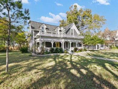 719 N Anglin St, Cleburne, TX 76031 - photo 6