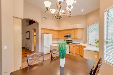 Eat-in Kitchen