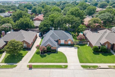 2713 Fox Glenn Ct, Hurst, TX 76054 - photo 3