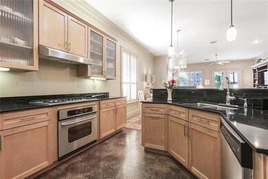 Kitchen. 5 burner gas cooktop.
