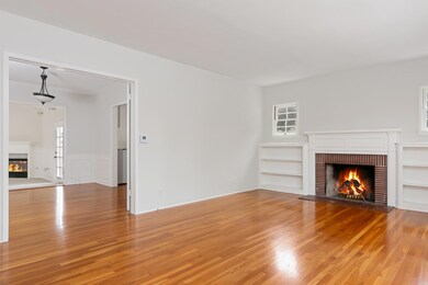 254 Eugenia Dr-005-020-Living Room-MLS_S