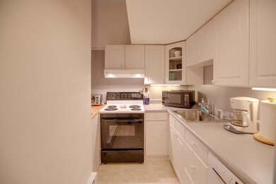 36 Fox Run Rd unit 1, Lincoln, NH 03251 - photo 5