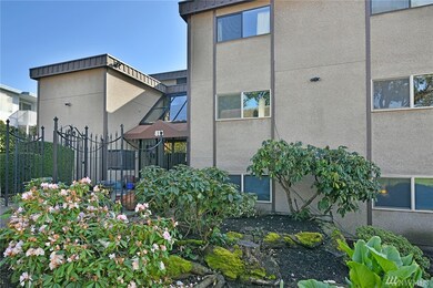 813 S 227th Place unit 6, Des Moines, WA 98198 - photo 2