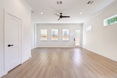 221 Frawley St, Houston, TX 77009 - photo 4