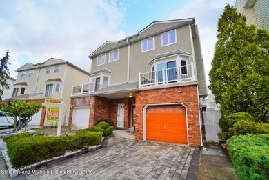 69 Dina Ct, Staten Island, NY 10306 - photo 2