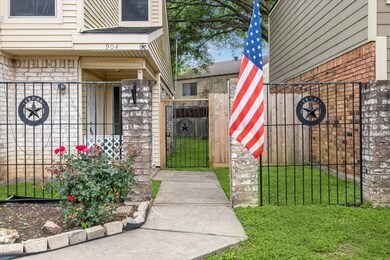 904 Golfview Dr, Richmond, TX 77469 - photo 3