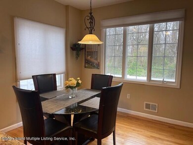 281 Riedel Ave, Staten Island, NY 10306 - photo 5
