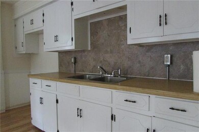 703 N Gardner St, Whitewright, TX 75491 - photo 7