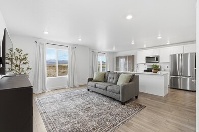 477 N Scuttlebutt Ln, Saratoga Springs, UT 84045 - photo 4