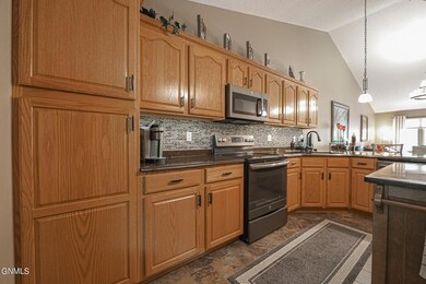 2622 E Divide Ave-05