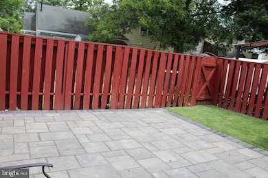 12113 Pheasant Run Dr, Laurel, MD 20708 - photo 5