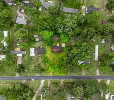 13022 Maplewood Ln, Old River-Winfree, TX 77535 - photo 4