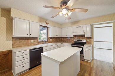 1560 NW 102nd St, Clive, IA 50325 - photo 6