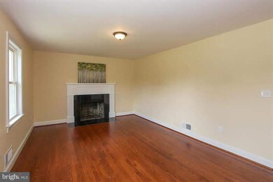 1137 Hornell Dr, Silver Spring, MD 20905 - photo 7