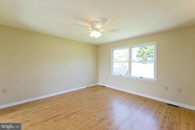 158 Little Sorrel Dr, Strasburg, VA 22657 - photo 4