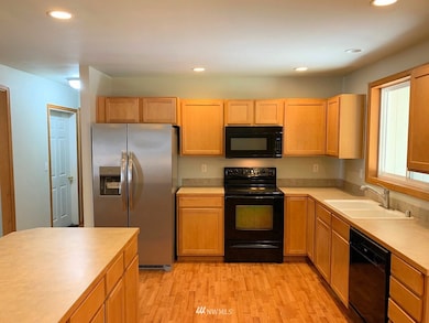 18531 Tapaderos St SE, Yelm, WA 98597 - photo 2