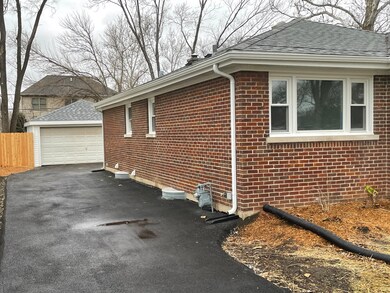 832 S Spring Rd, Elmhurst, IL 60126 - photo 3