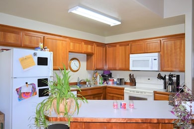 1935 SW 35th St, Redmond, OR 97756 - photo 4