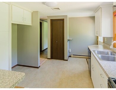 304 Nashua Rd, Billerica, MA 01821 - photo 5