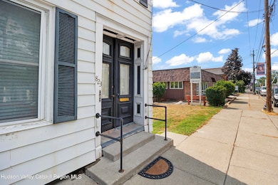 823 Warren St, Hudson, NY 12534 - photo 2