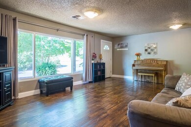 710 NW Morgan Ln, Grants Pass, OR 97526 - photo 7