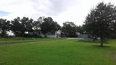 8708 Leleux Rd, New Iberia, LA 70560 - photo 2